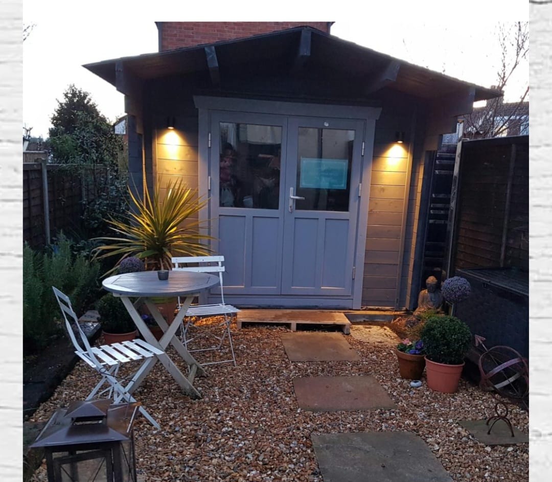 Garden outbuilding in Surrey and Hampshire